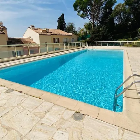 Absolute Calm, Modern, Terrasse, Garden & Pool Apartment